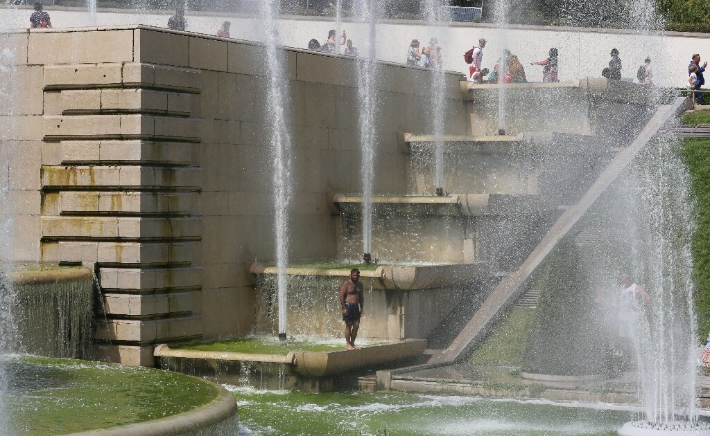 Baltimore+Swelters+as+Record-Breaking+Heatwave+Grips+City