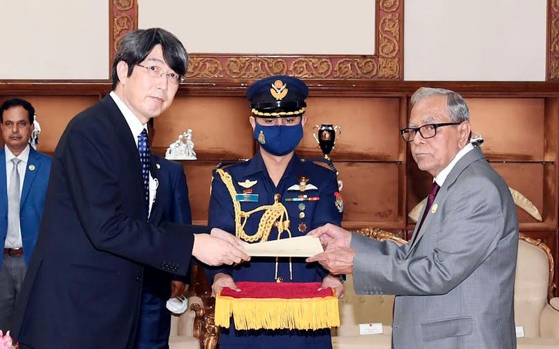 President receives credentials from new envoy of Japan 