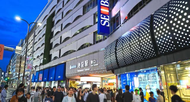 First strike in six decades closes famous Japan department store