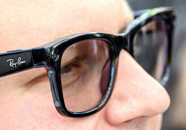 Meta's New Ray-Ban Smart Glasses Can Stream to Instagram - CNET