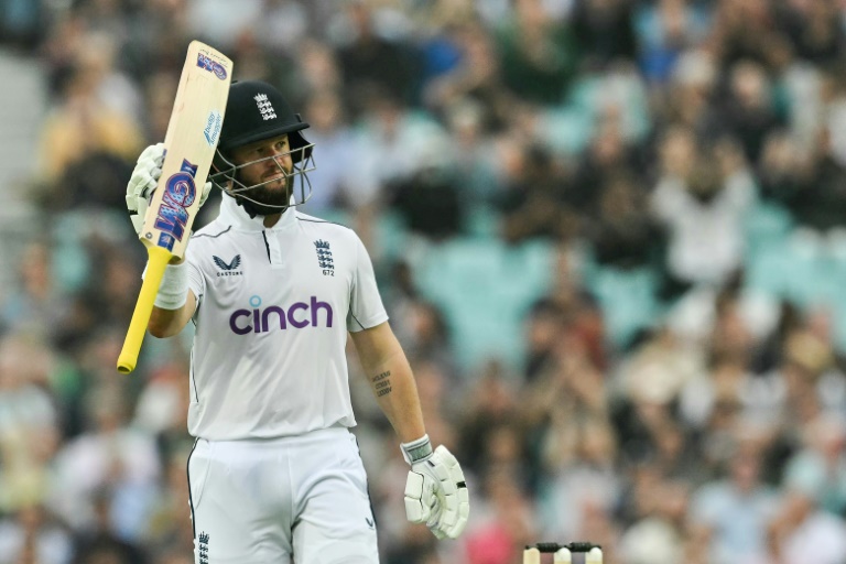 Ton-up Pope back in the runs as England make Sri Lanka struggle