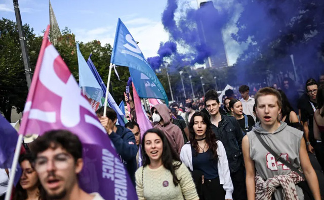 Over 100,000 protest in France against new prime minister