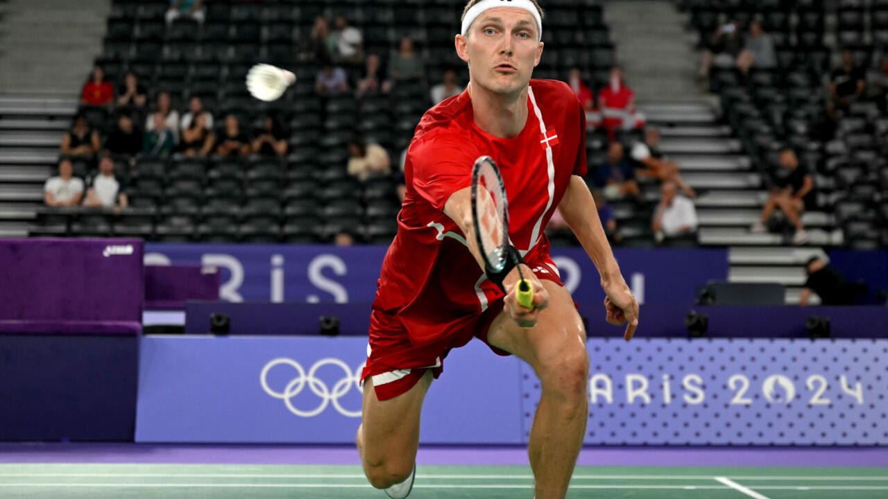 Olympic champion Axelsen cruises to first Hong Kong Open title