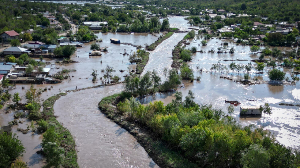  Death toll rises as storm lashes central, eastern Europe