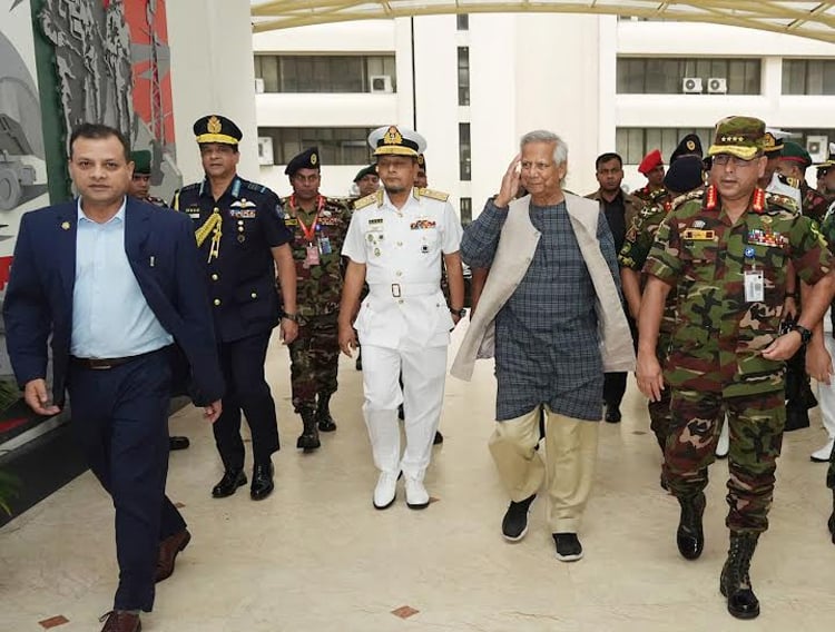 Chief Adviser visits army headquarters