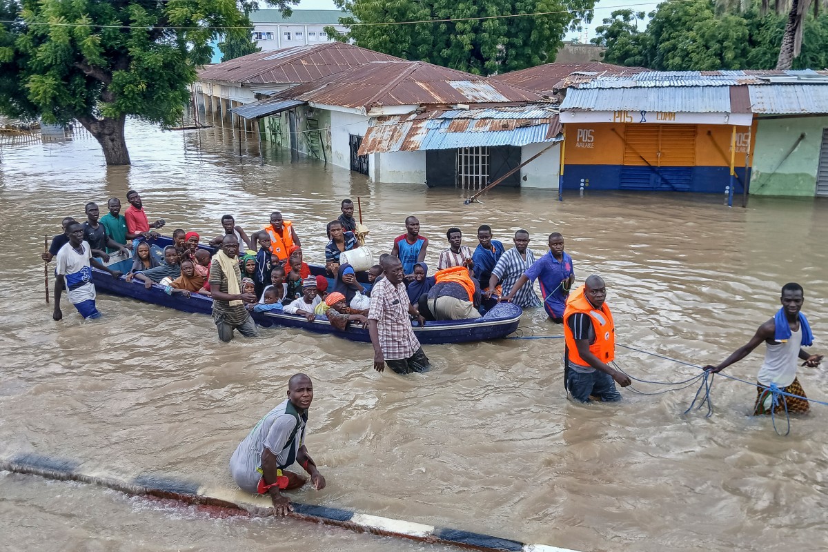 More than 40 dead after river boat capsizes in Nigeria