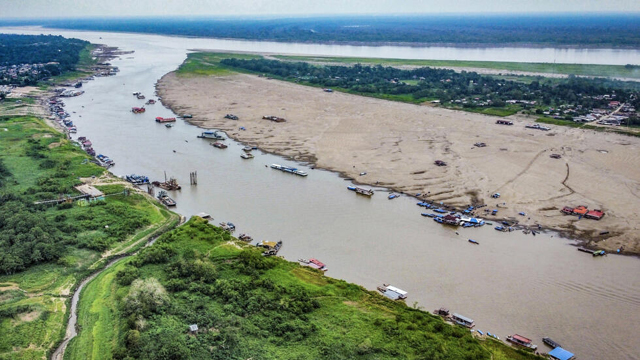 Amazon drought leaves Colombian border town high and dry