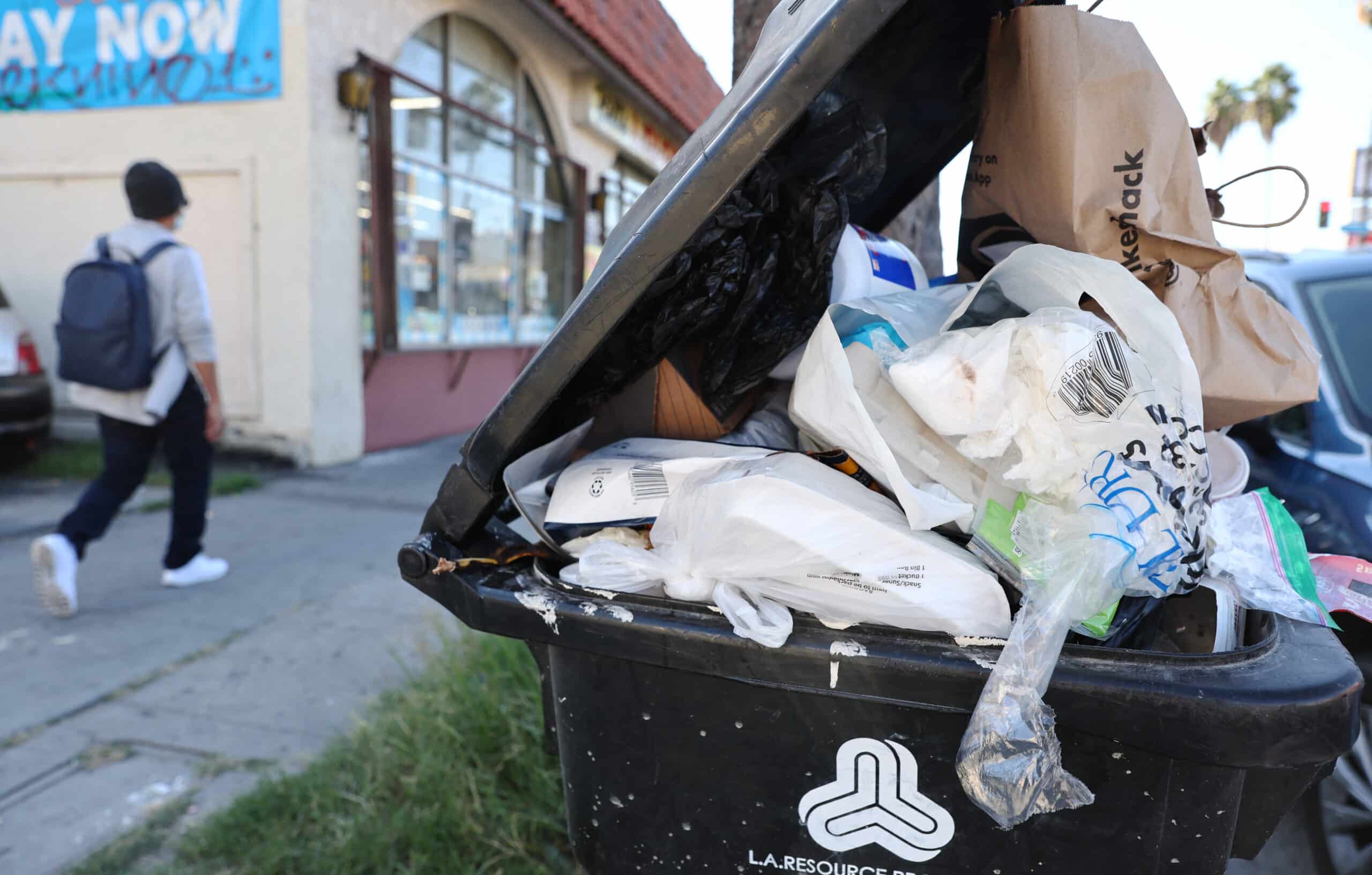 California expands ban on plastic grocery bags