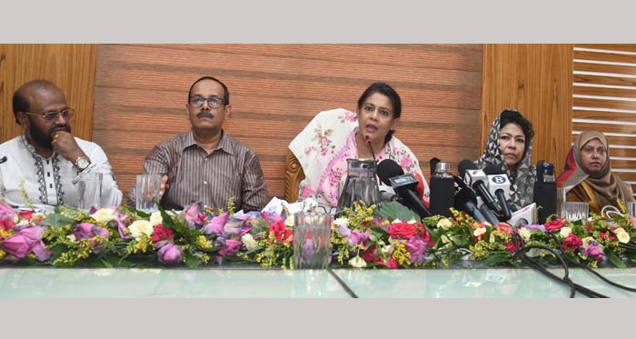 Polythene bags to be banned in super markets from Oct 1: Rizwana