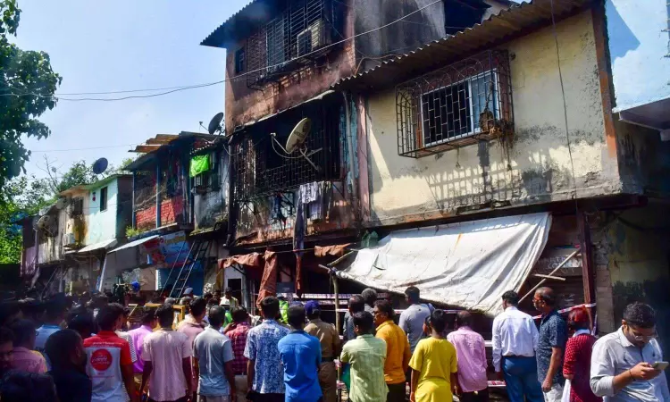 7 killed as fire breaks out in shop-cum-residential building in Mumbai 