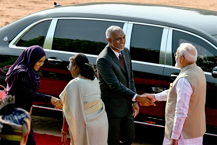 Maldives leader in India to repair frail ties