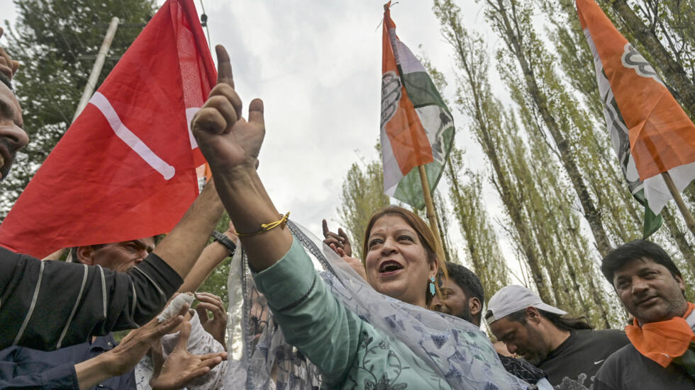 Indian Kashmir elects first regional government in a decade