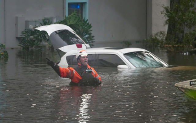 Losing everything: hurricane hits retirement complex in Florida