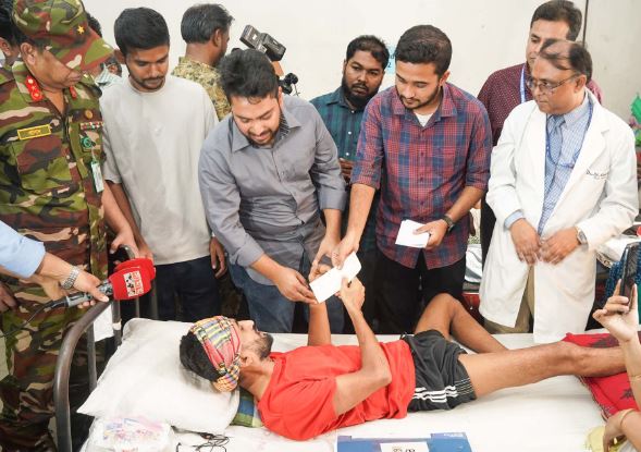 July Shaheed Smriti Foundation distributes donation among injured people 