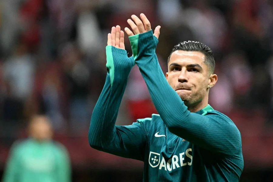 'Unique' Ronaldo an example to everyone, says Martinez