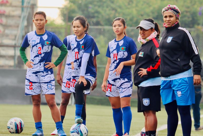 Women’s football team continue training in full swing 