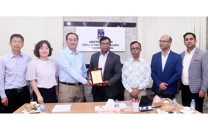 Chinese delegation calls on DU Pro-VC Dr. Mamun