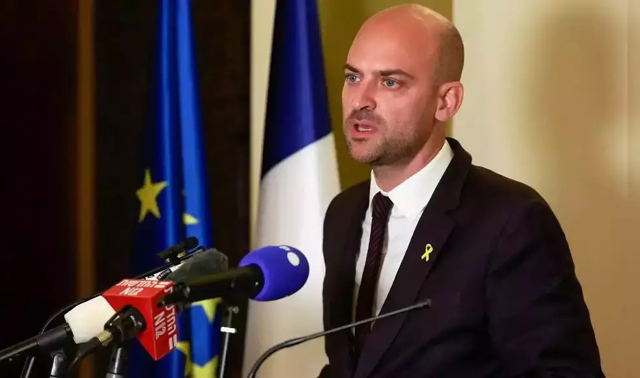 French foreign minister in Kyiv on solidarity tour