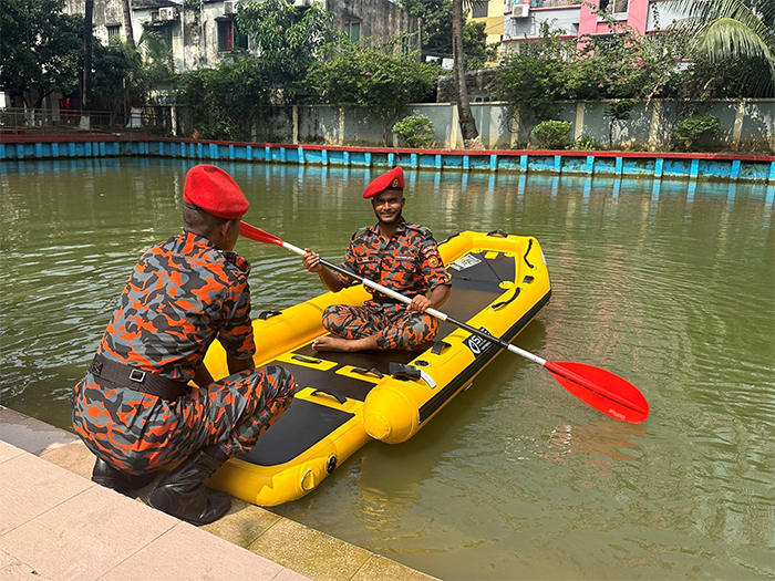 US provides water rescue gears to FSDC