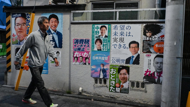 Final campaigning in tight Japan election