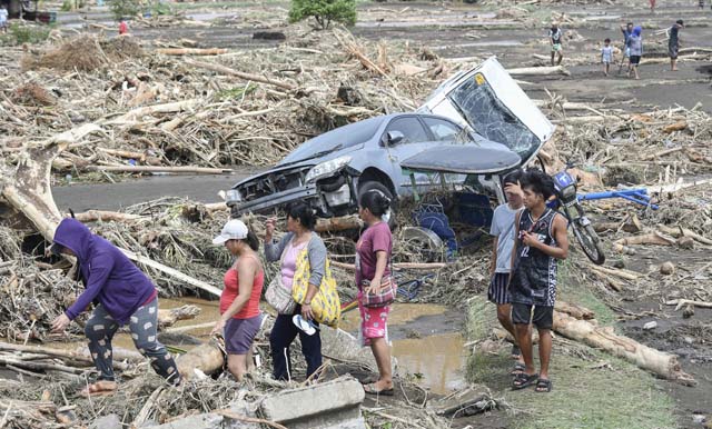 Death toll in Philippine storm rises to 100