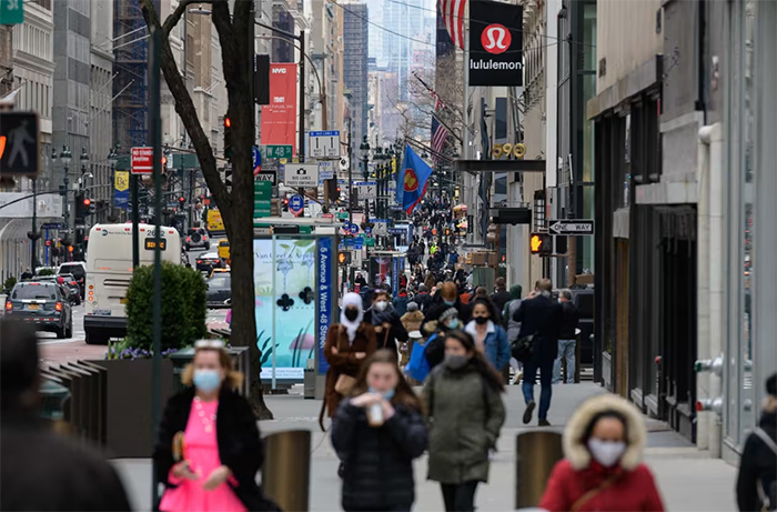 US consumer confidence surges in October