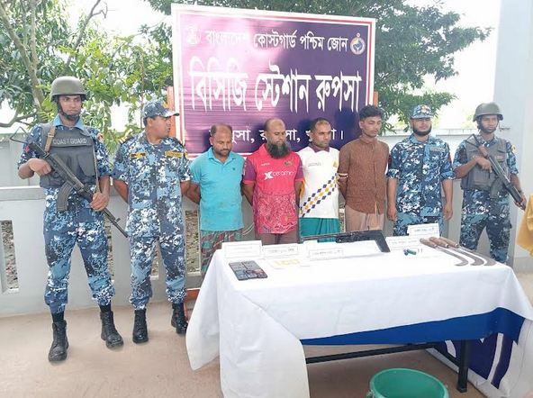 4 arrested with arms, drugs in Khulna