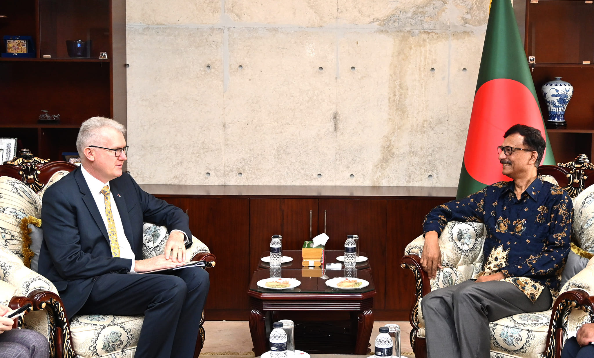 Australian minister confident about bright future of Bangladesh 