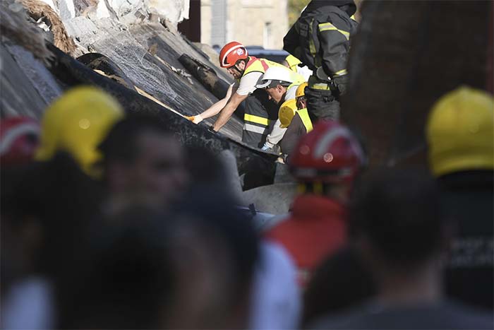 Eight killed by outdoor roof collapse at Serbia train station: minister