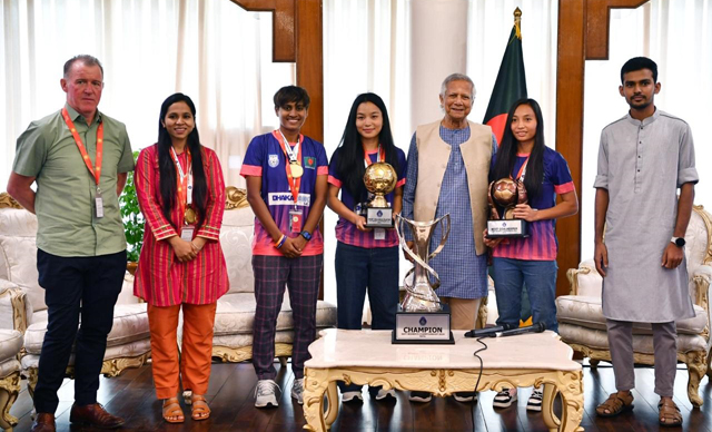 SAFF winning women footballers arrive in Jamuna