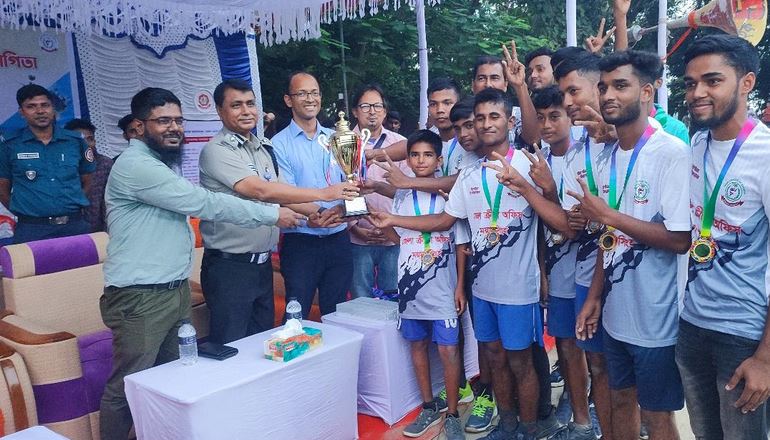 Inter-school volleyball, badminton event held in Mymensingh