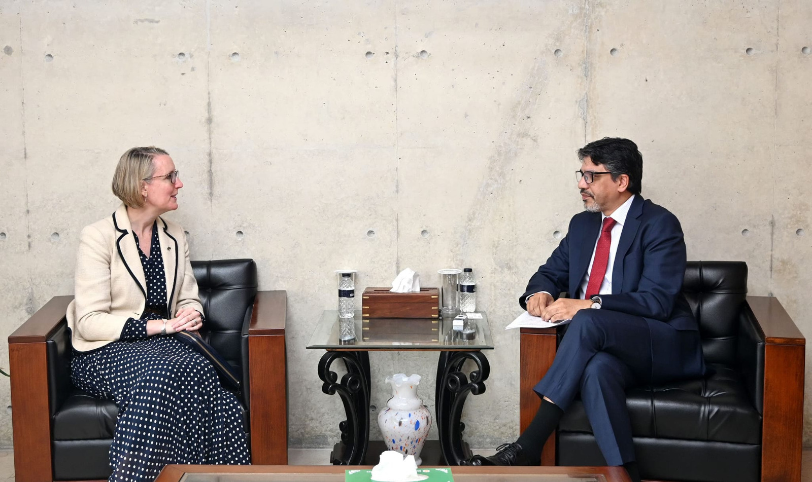 UK reaffirms commitment to cooperate in Bangladesh's democratic transition 