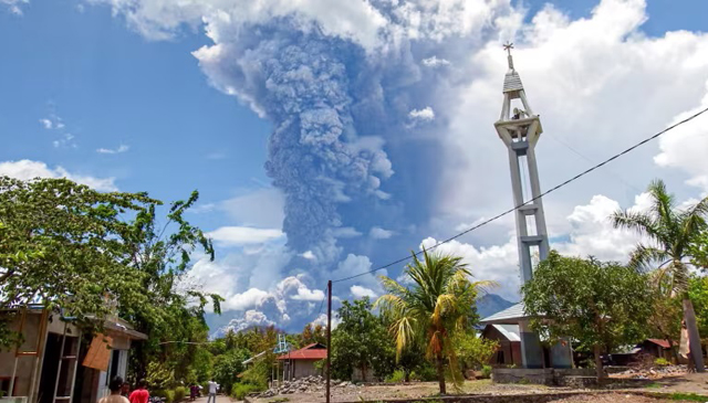 Indonesia volcano belches colossal ash tower