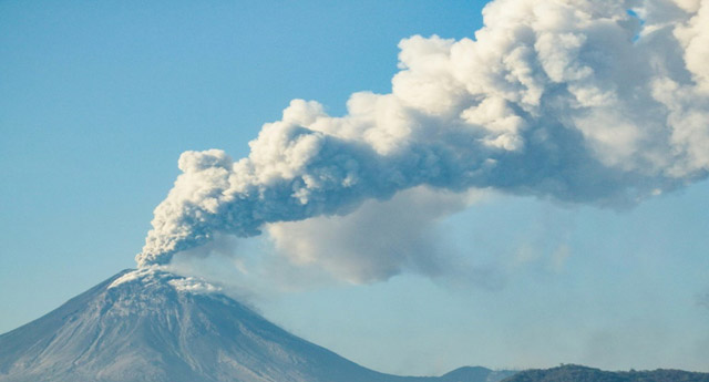 Australian airlines cancel Bali flights after volcano erupts