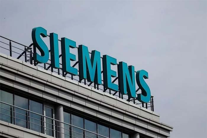 Siemens posts record profits but warns on trade tensions