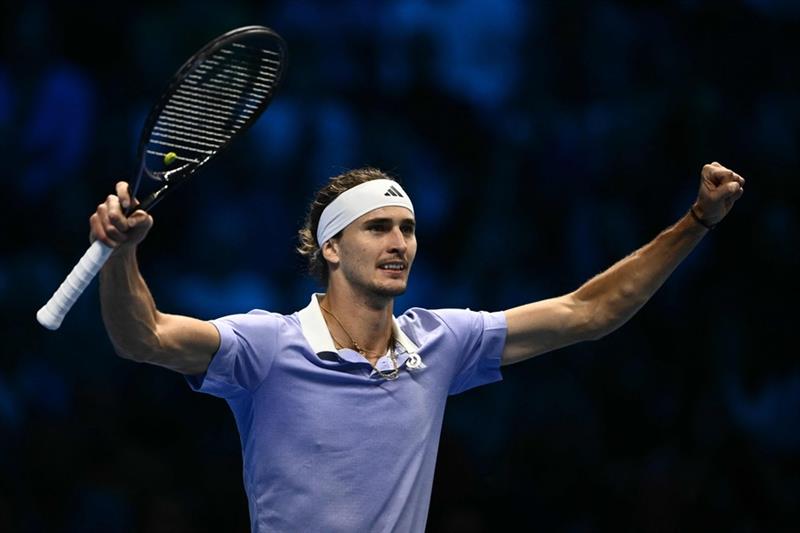 Zverev reaches ATP Finals last four with set win against Alcaraz