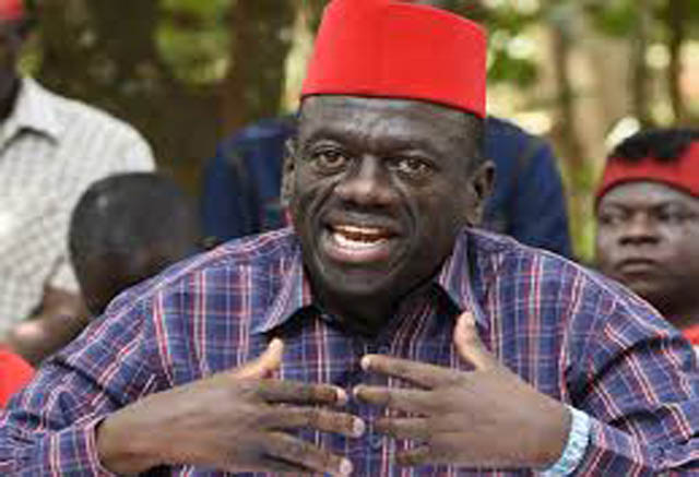 Ugandan opposition figure Besigye 'kidnapped', says wife