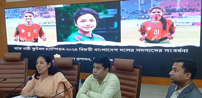 3 footballers from Thakurgaon honoured for SAFF Women's Championship victory