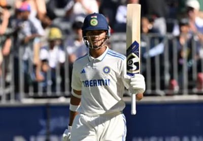 Jaiswal slams unbeaten 90 as India seize control against Australia