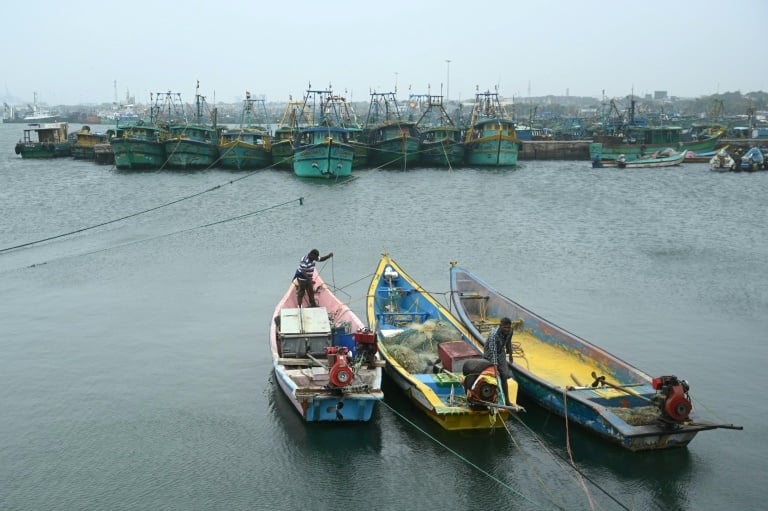 Sri Lanka children missing in floods, likely cyclone approaches India