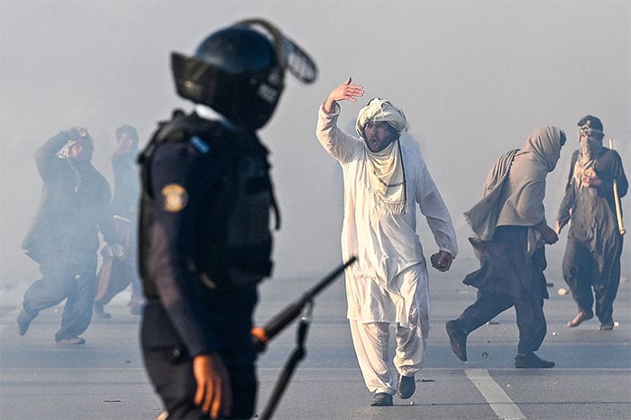 Nearly 1,000 arrested in Pakistan over pro-Khan protests: police