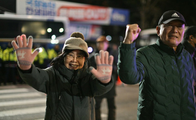 Seoul stocks sink amid S. Korea drama as Asian markets struggle