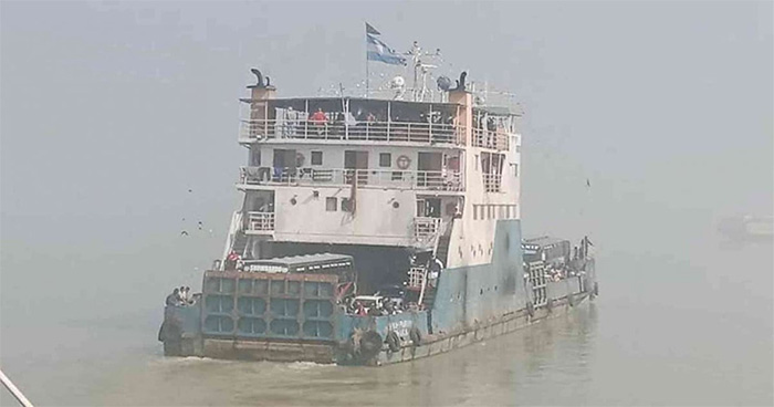 Ferry movement resumed after 8.45 hours at Paturia-Daulatdia