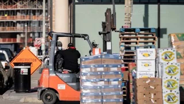 US wholesale prices pick up in November