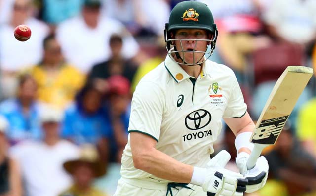 Battling Smith leads Australia to 104-3 in third Test against India