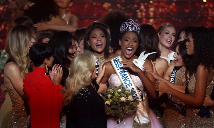 Oldest Miss France clinches crown, aged 34