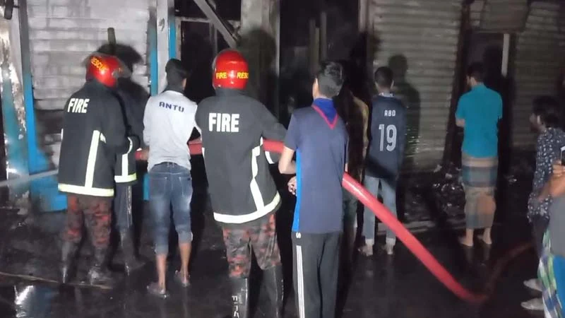 15 shops gutted in Munshiganj