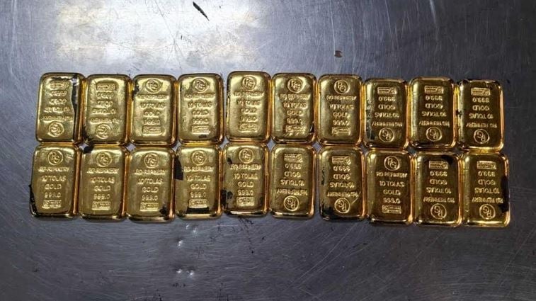 Passenger held with 20 gold bars at Ctg airport