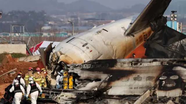 South Korea to lift Jeju Air plane tail after fatal crash