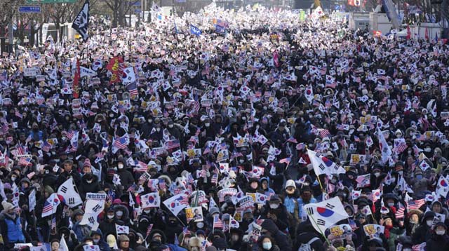 South Korea in political crisis after president resists arrest